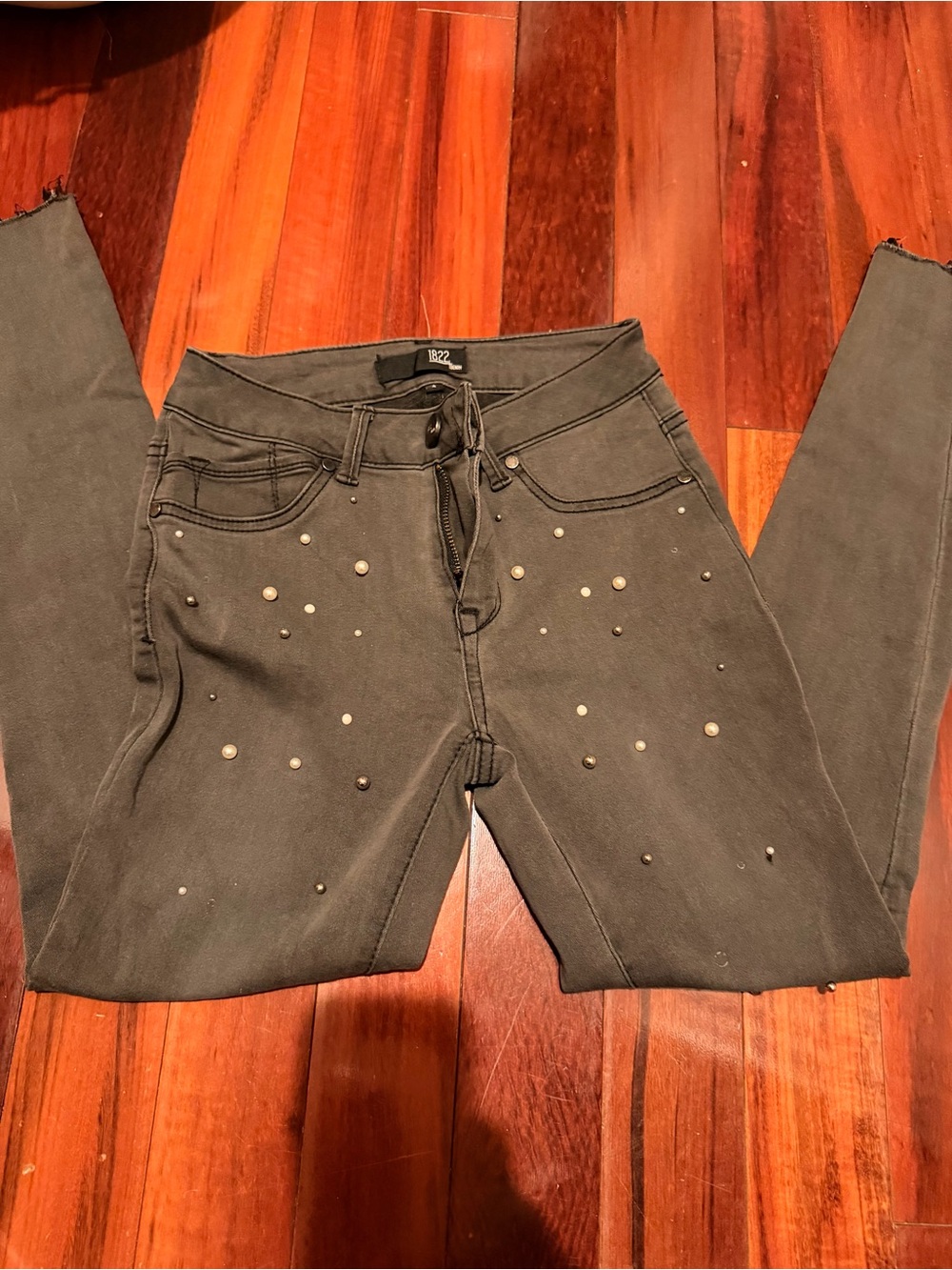 1822 Denim Jeans 4 Small Great Condition Pearl Studded Skinny Grey Color